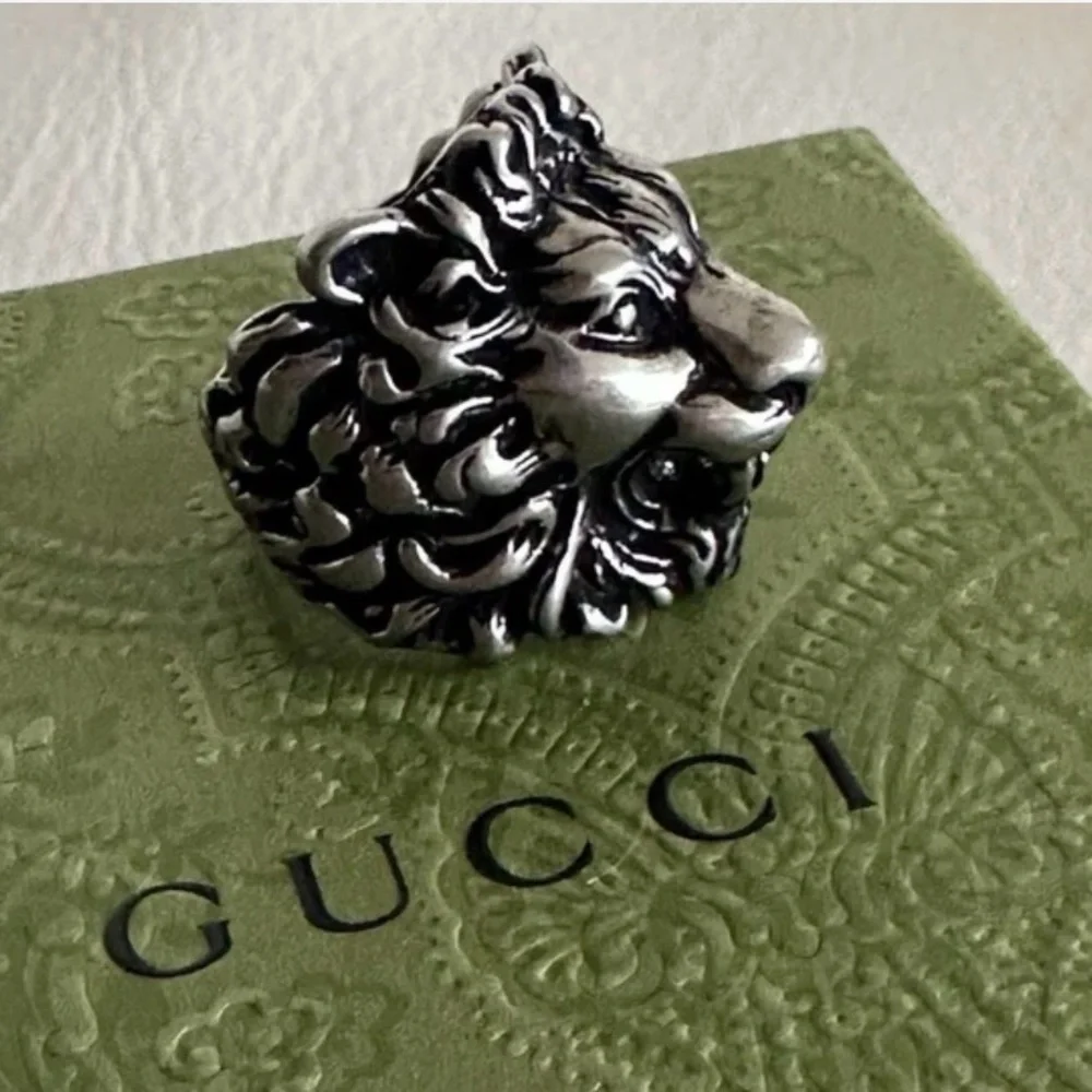 Gucci Lion Head Motif Ring Black Silver Size 13G (US 6.5) Full Inclusion - Picture 4 of 6